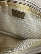 Lade das Bild in den Galerie-Viewer, vintage Prada shoulderbag
