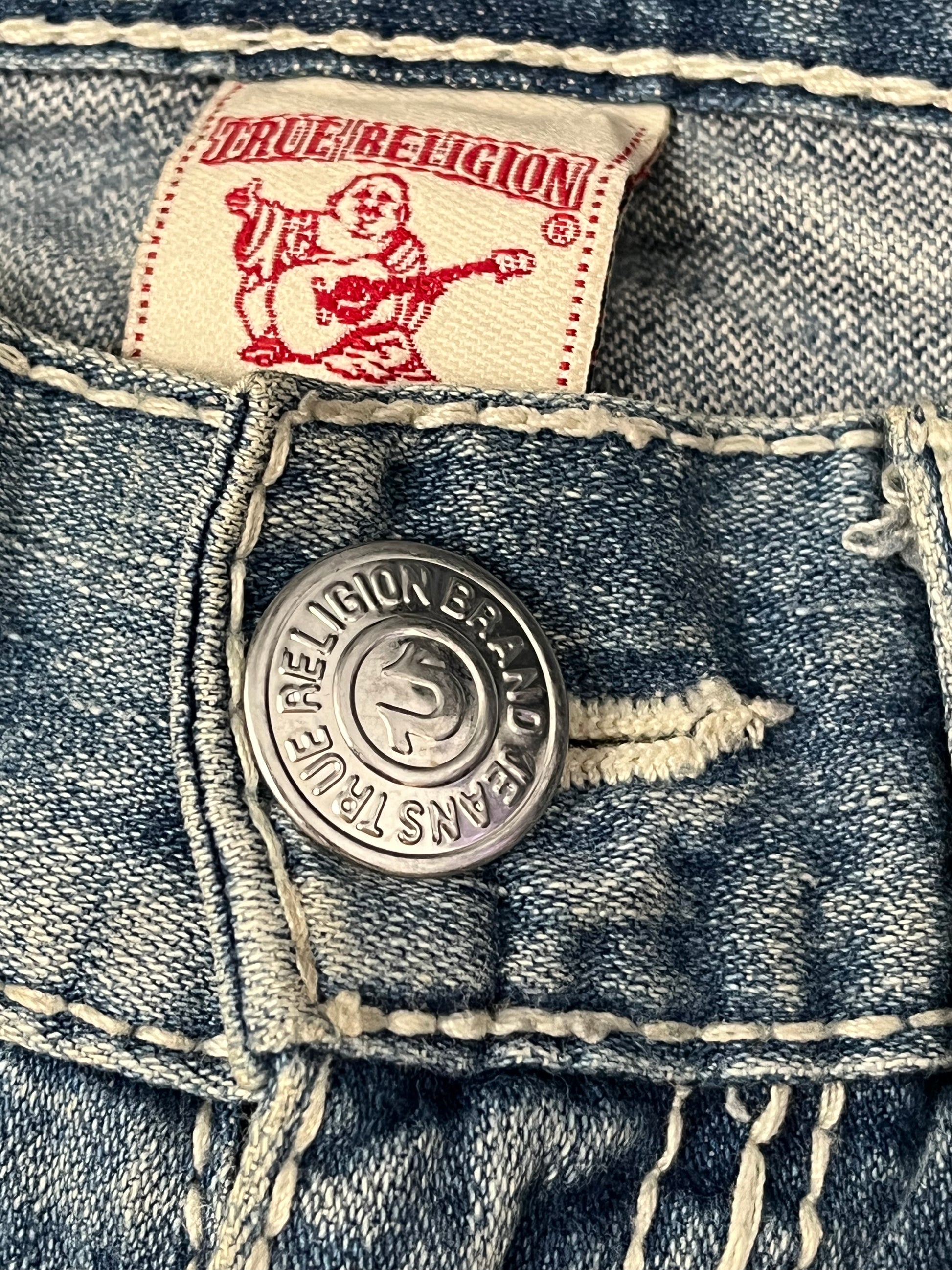 vintage True Religion jeans {M-L}