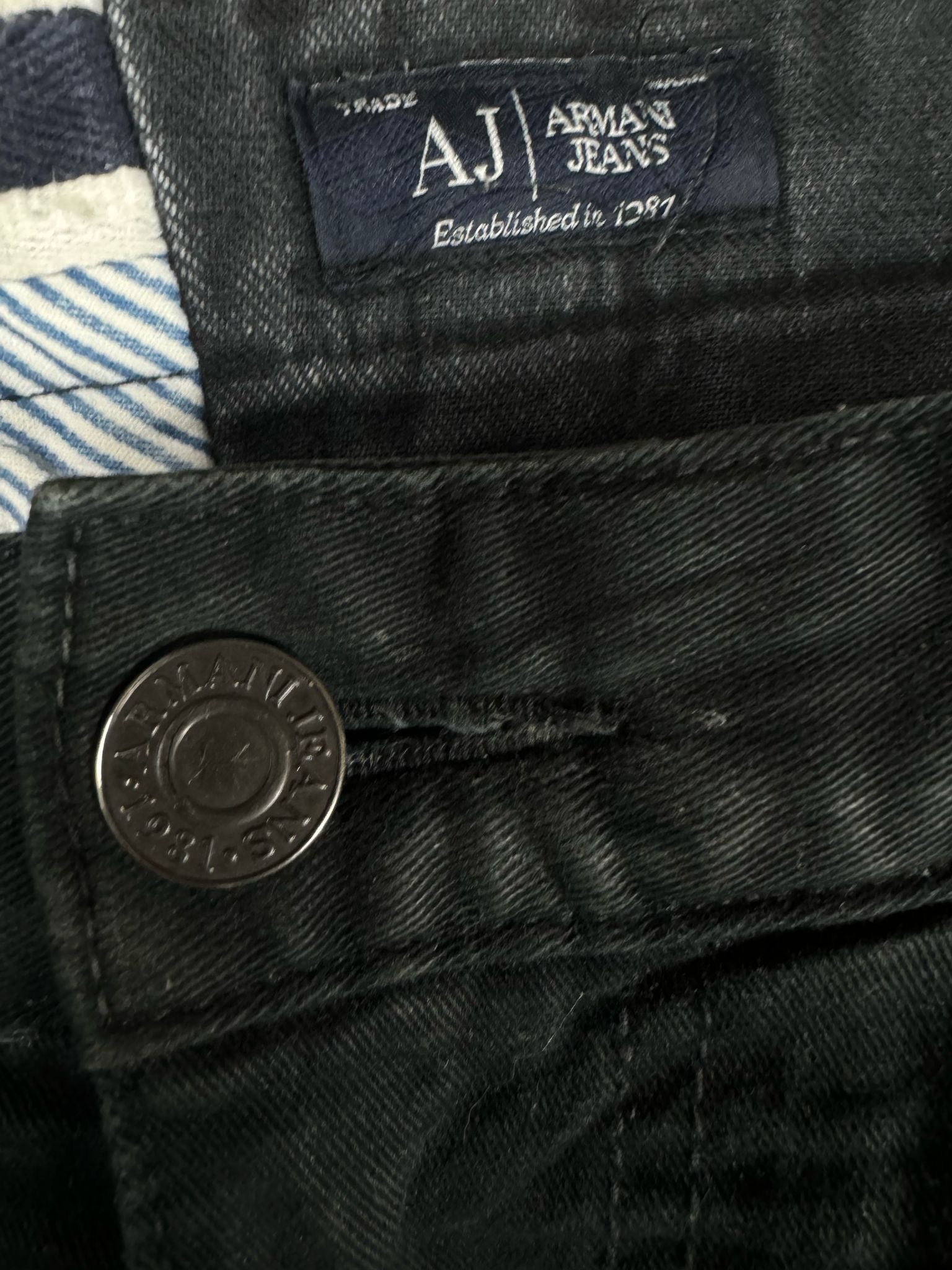 vintage Armani jeans {M}