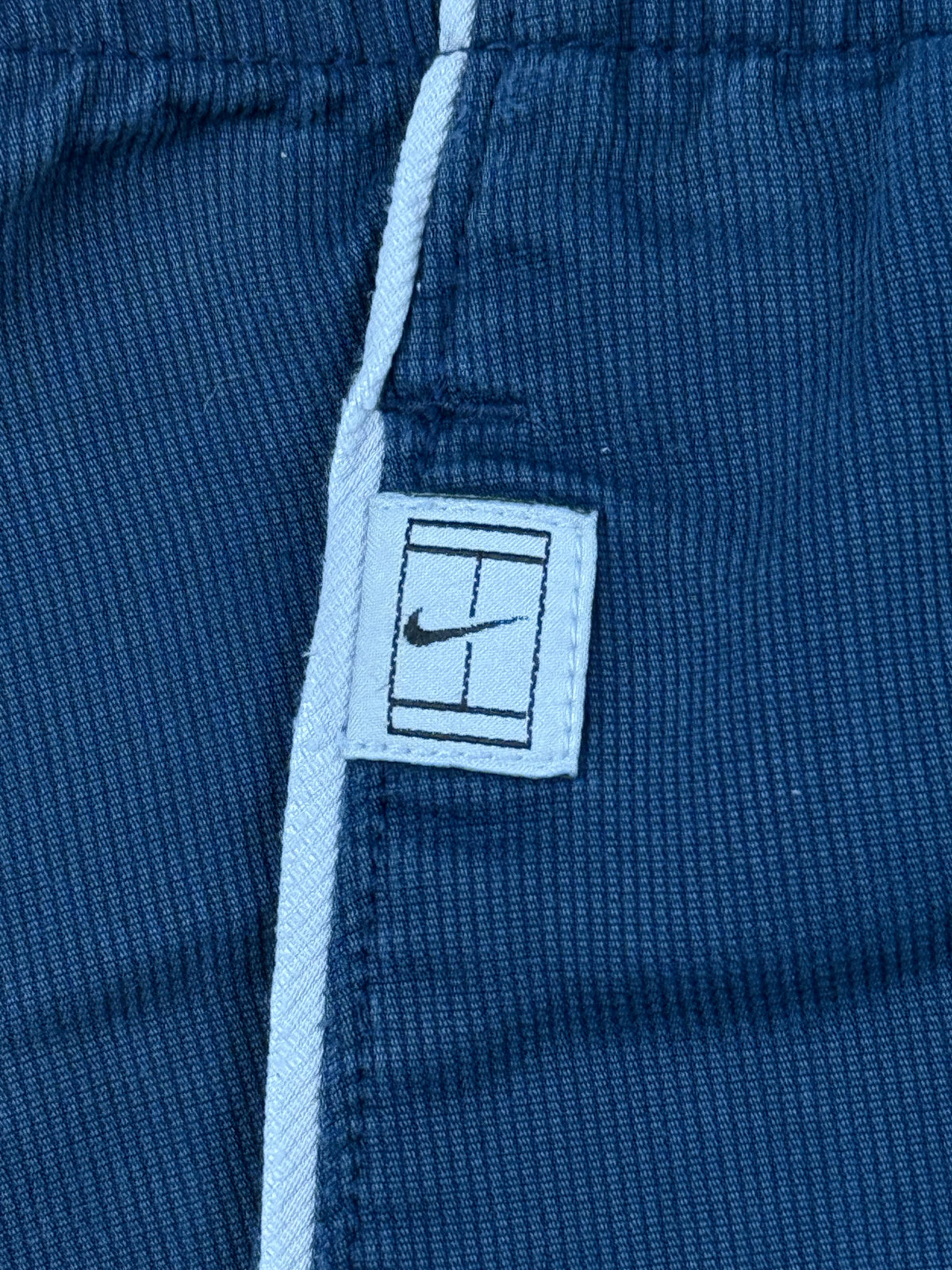 vintage Nike shorts {L}