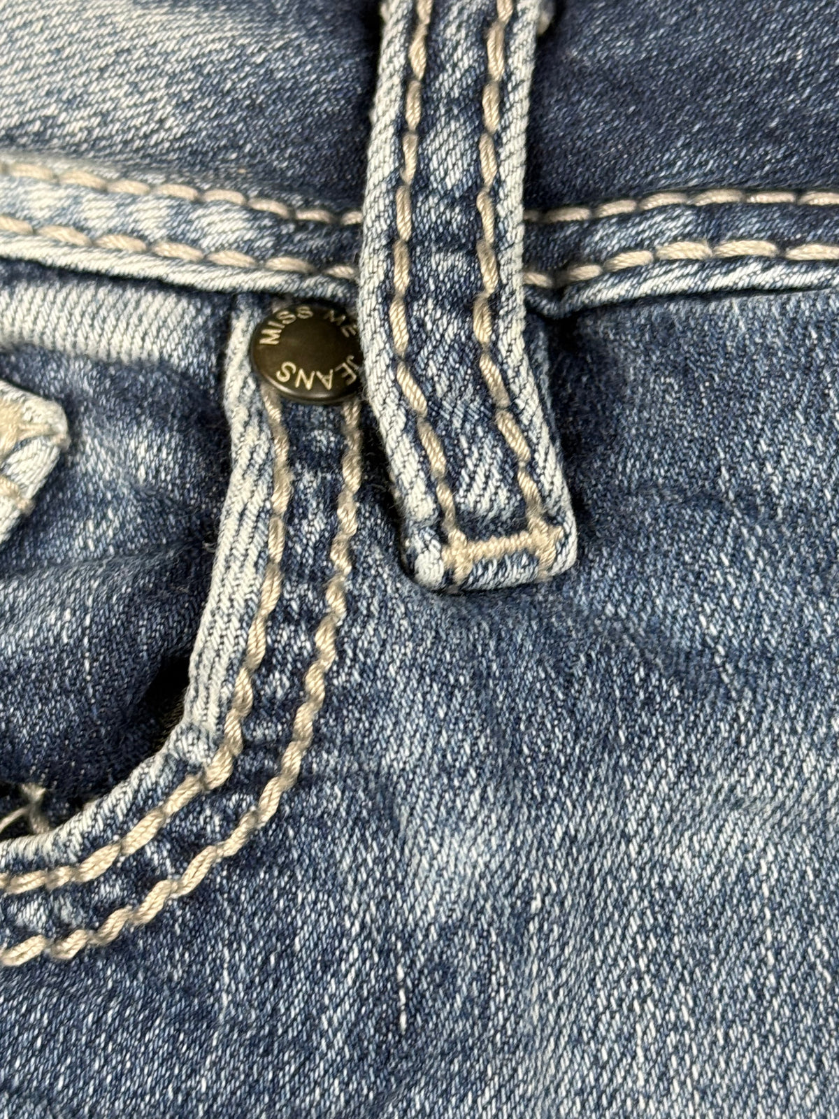 vintage Miss Me jeans {M}