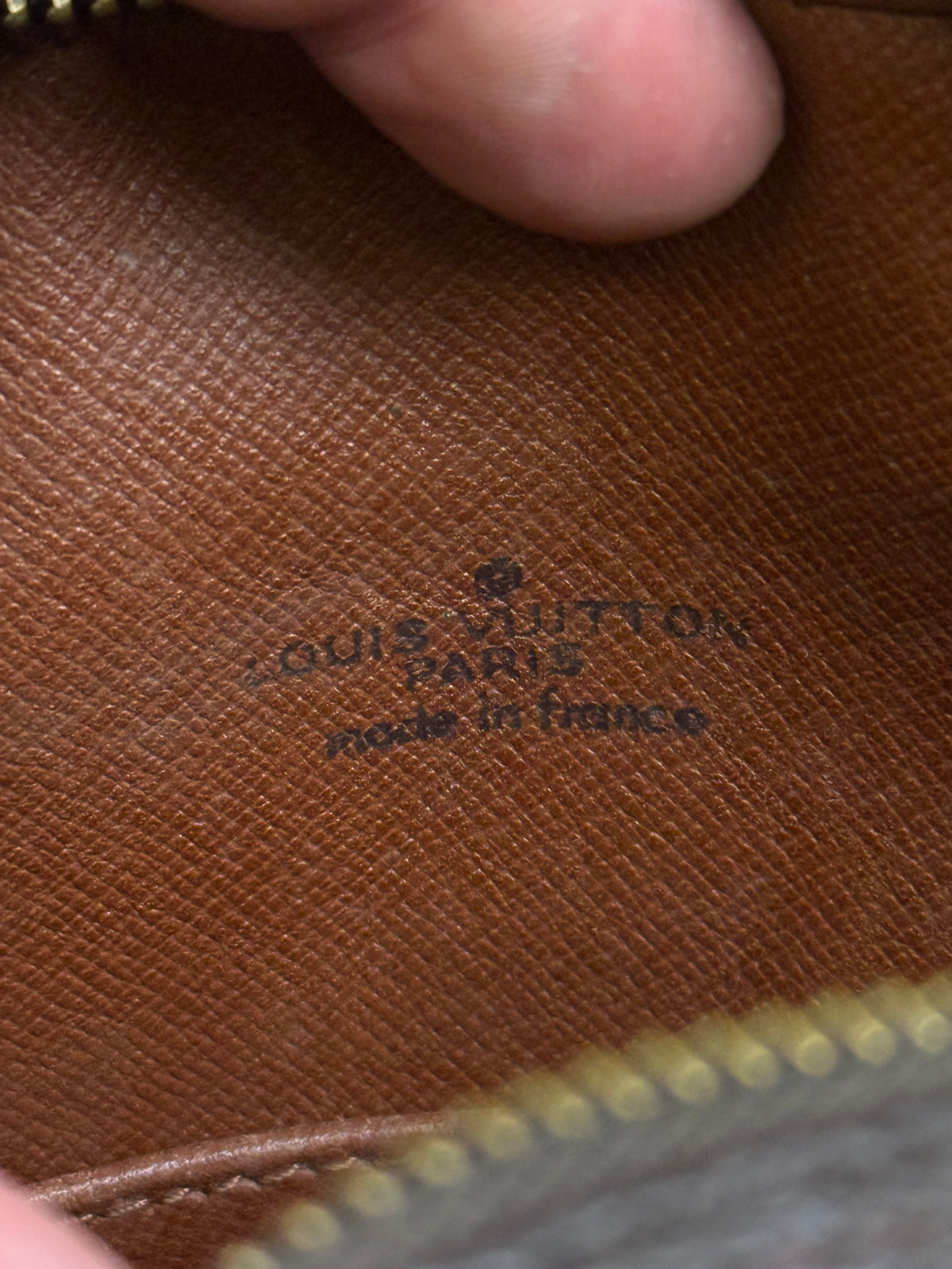 vintage Louis Vuitton slingbag