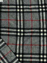 Carica l&#39;immagine nel visualizzatore di Gallery, vintage Burberry scarf
