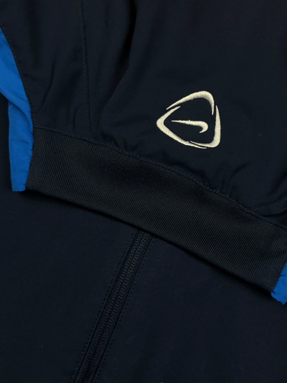 vintage Nike UD Levante windbreaker {L}