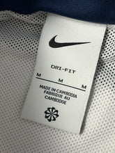 Carica l&#39;immagine nel visualizzatore di Gallery, white Nike PSG Paris Saint Germain windbreaker {M}
