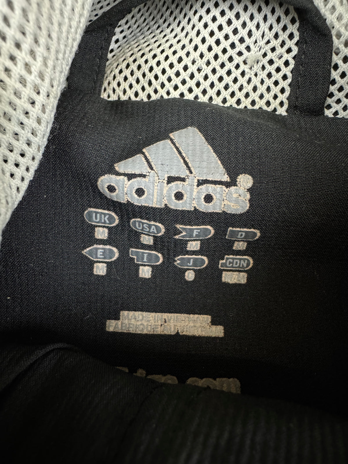 vintage Adidas windbreaker {M}