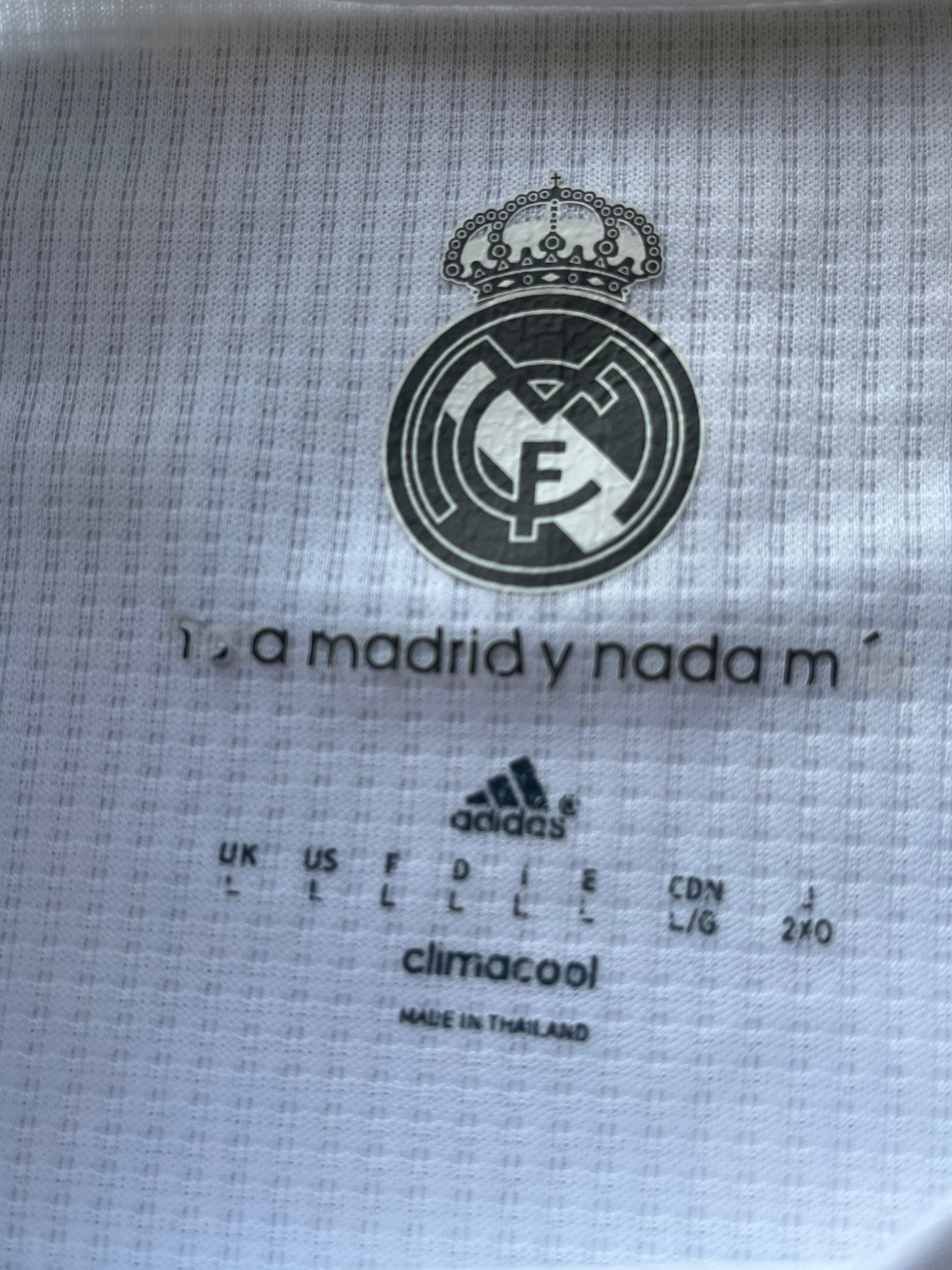 white Adidas Real Madrid 2015-2016 home jersey {L}