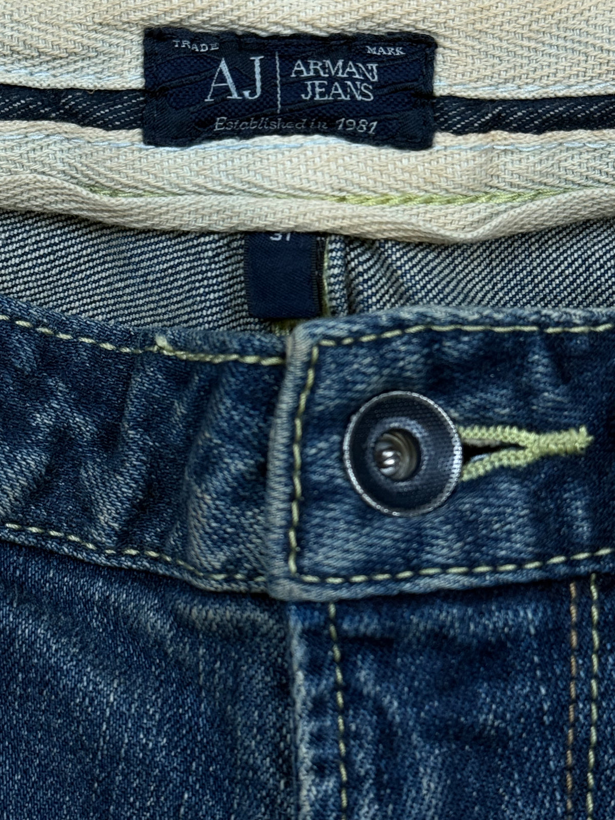 vintage Armani jeans {M}