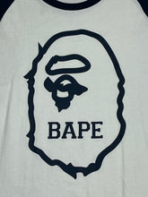Cargar imagen en el visor de la galería, vintage BAPE a bathing ape 3/4 t-shirt {XL}
