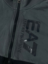 Carregar imagem no visualizador da galeria, vintage Emporio Armani EA7 sweatjacket {S}
