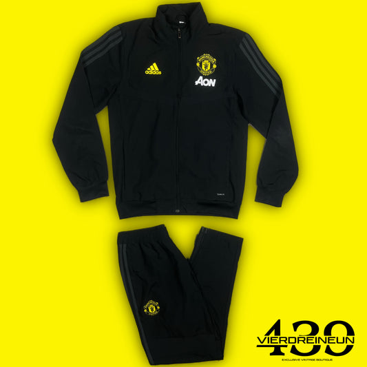 black Adidas Manchester United tracksuit {S}