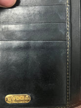 Carregar imagem no visualizador da galeria, vintage Fendi wallet
