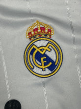 Carica l&#39;immagine nel visualizzatore di Gallery, vintage Adidas Real Madrid 2012-2013 home jersey {L}
