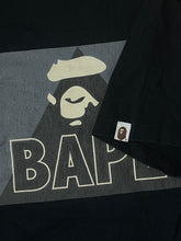Lade das Bild in den Galerie-Viewer, vintage BAPE a bathing ape t-shirt {XL}

