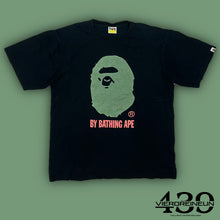 Carregar imagem no visualizador da galeria, vintage BAPE a bathing ape t-shirt {XXL}
