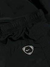 Carica l&#39;immagine nel visualizzatore di Gallery, vintage black Nike Inter Milan trackpants {XL}
