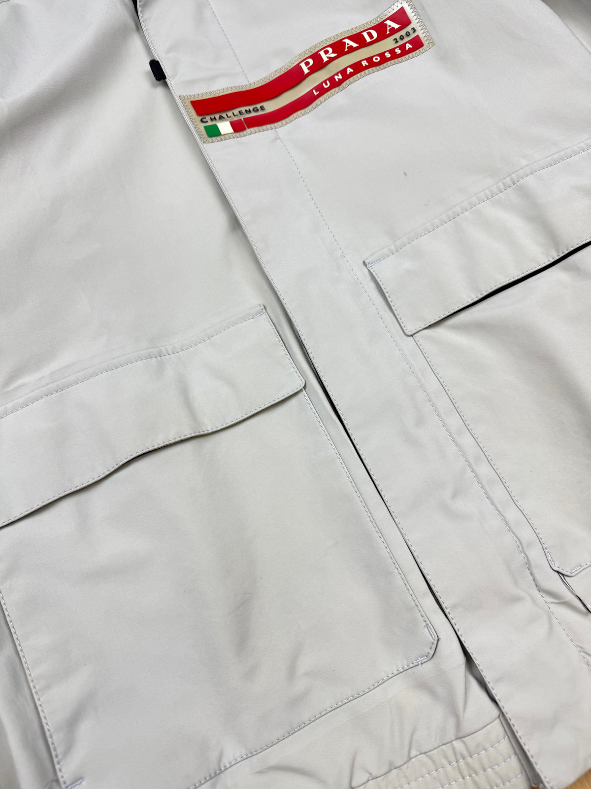 vintage Prada Luna Rossa 2003 windbreaker {L}