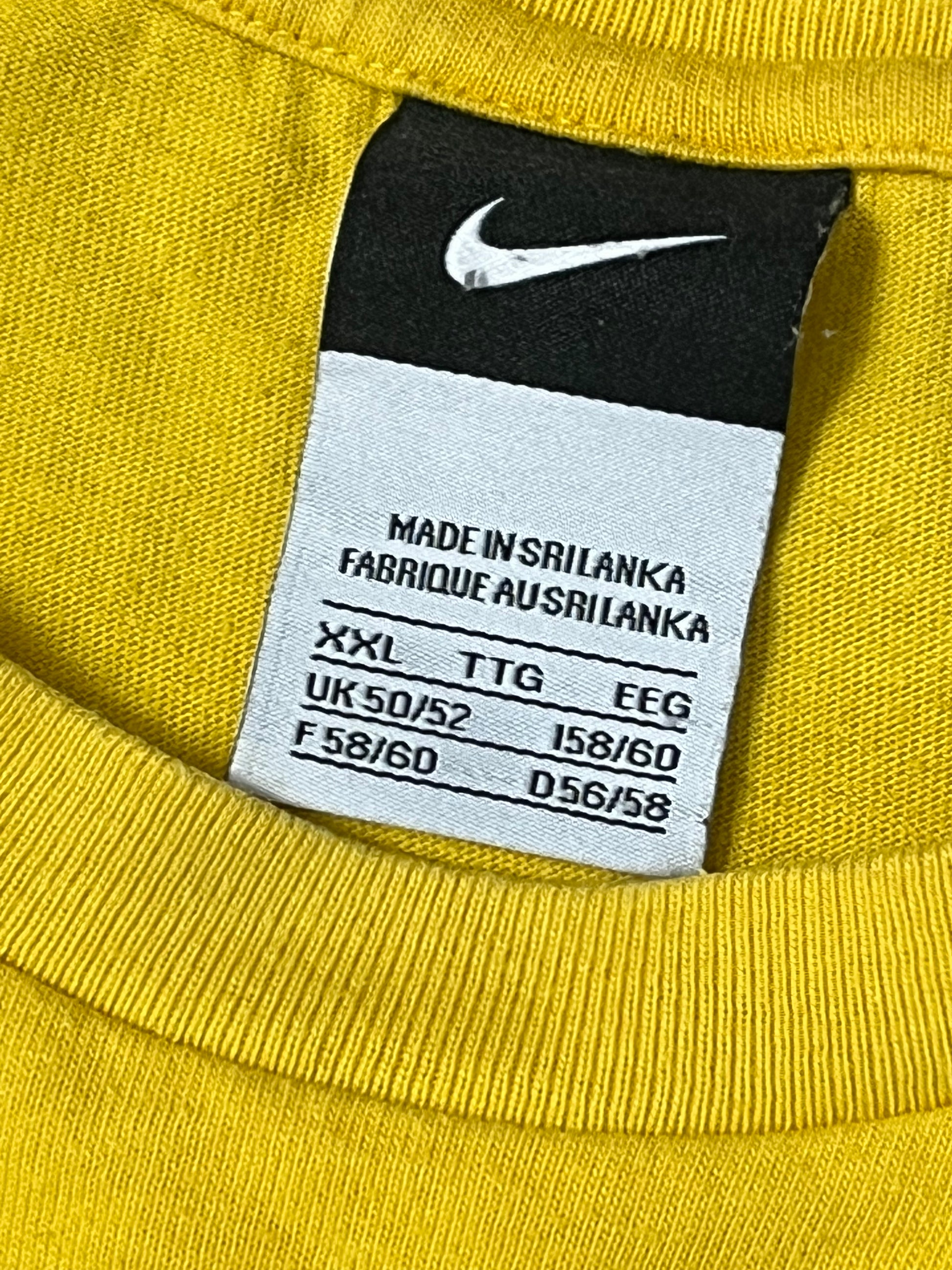 vintage Nike BRASIL t-shirt {XXL}