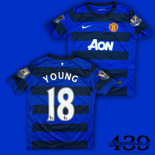 vintage Nike Manchester United YOUNG8 2012-2013 3rd jersey {XS}