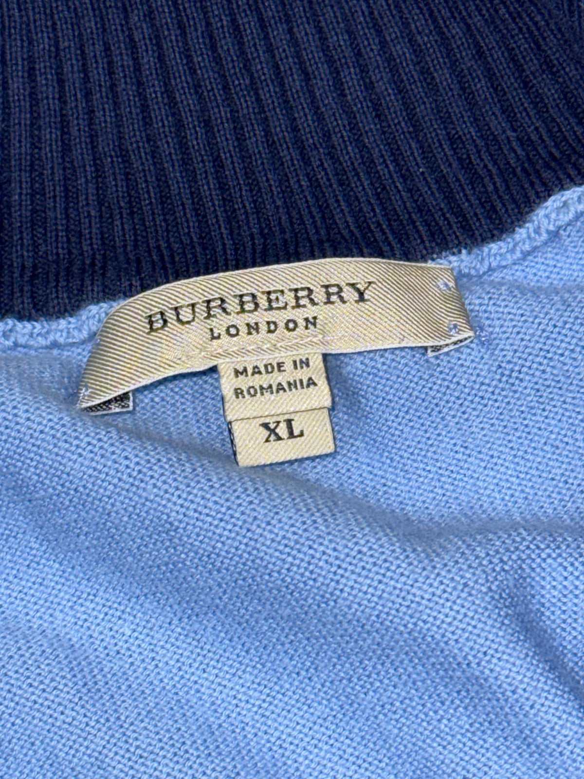 vintage babyblue Burberry sweatjacket