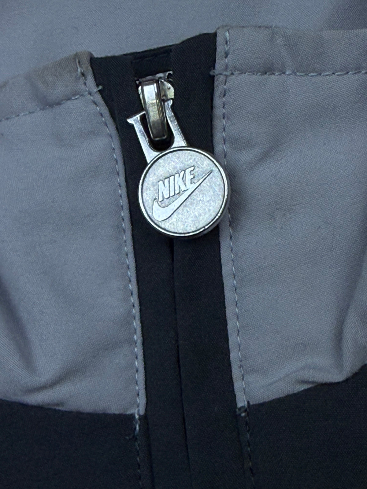 vintage Nike windbreaker {M}
