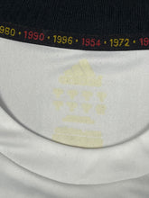 Carica l&#39;immagine nel visualizzatore di Gallery, vintage Adidas Germany 2008 home jersey {S}
