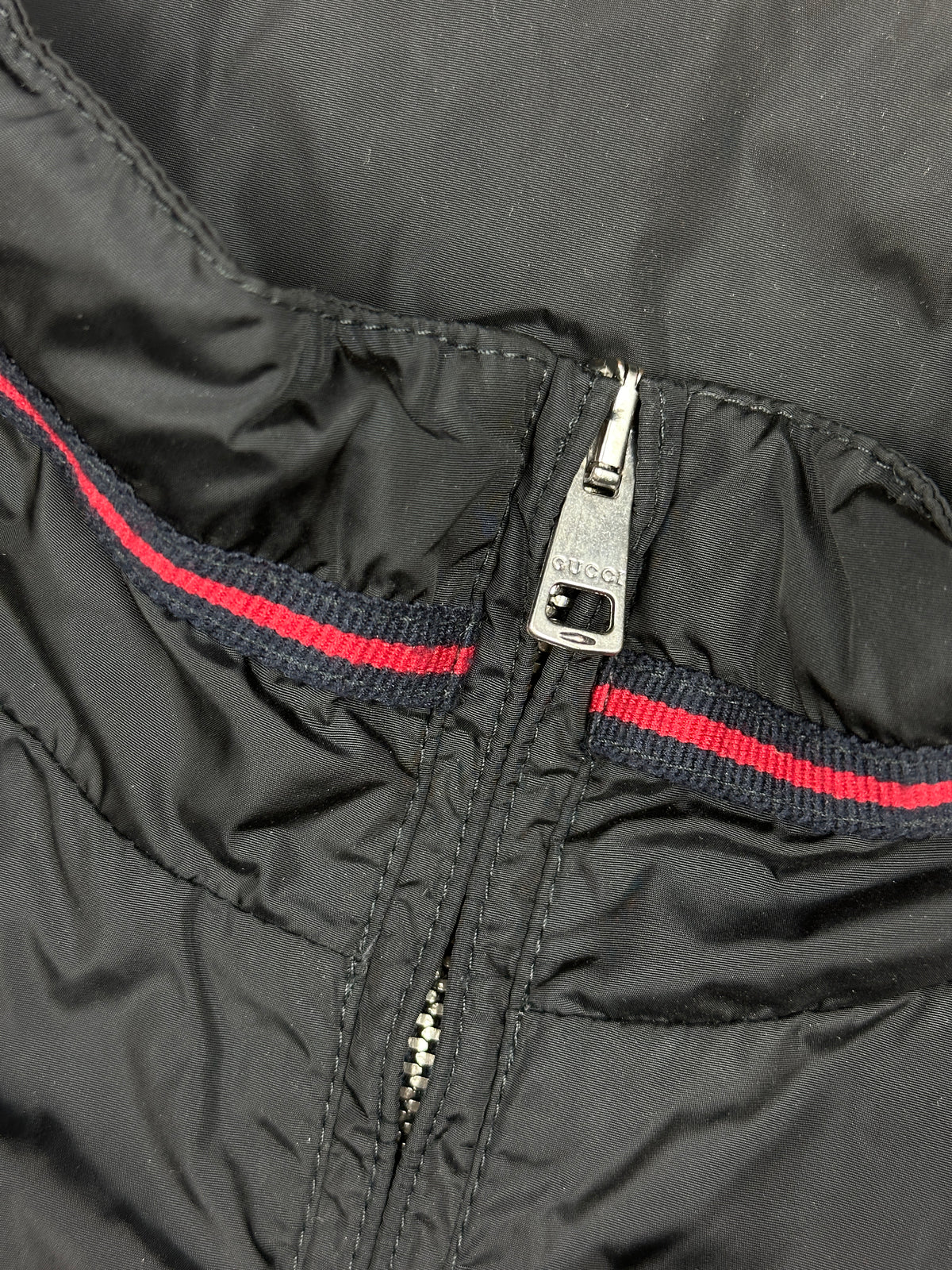 vintage Gucci windbreaker {M}