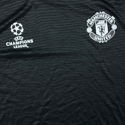 black Adidas Manchester United trainingjersey {M}