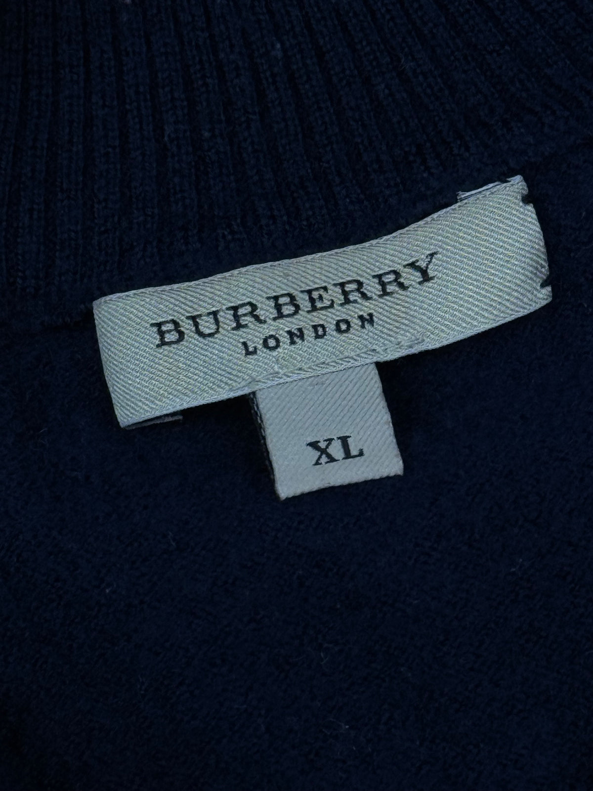 vintage Burberry quarterzip {S}