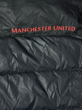 Carica l&#39;immagine nel visualizzatore di Gallery, vintage Nike Manchester United pufferjacket {L}
