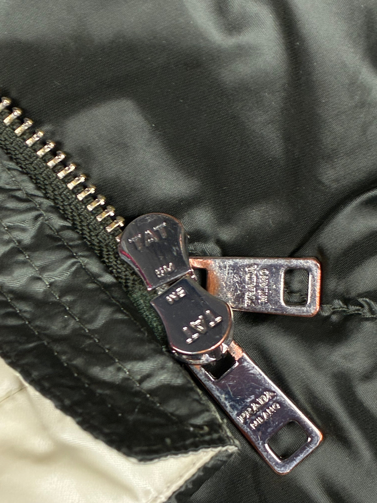 dark green Prada pufferjacket {XS}