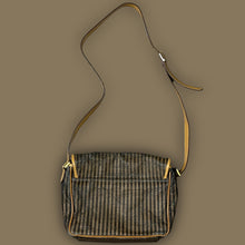 Lade das Bild in den Galerie-Viewer, vintage Fendi slingbag
