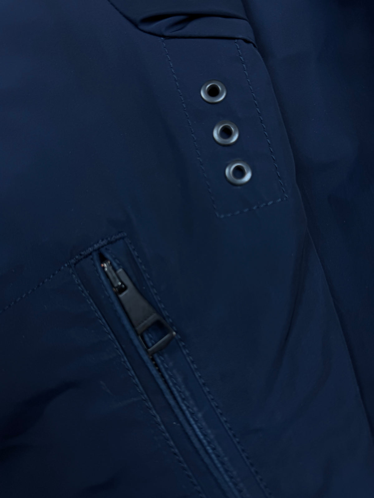 vintage navyblue Burberry windbreaker {S}