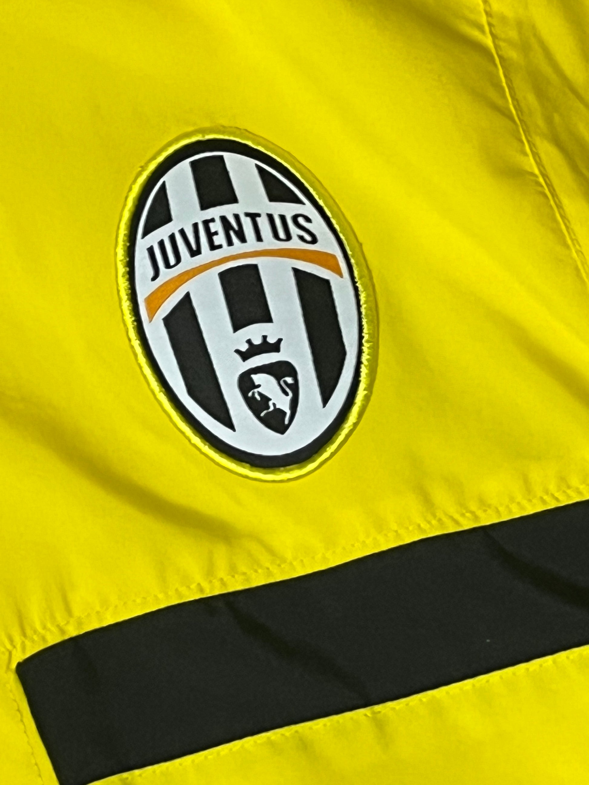 vintage Nike Juventus windbreaker {M}