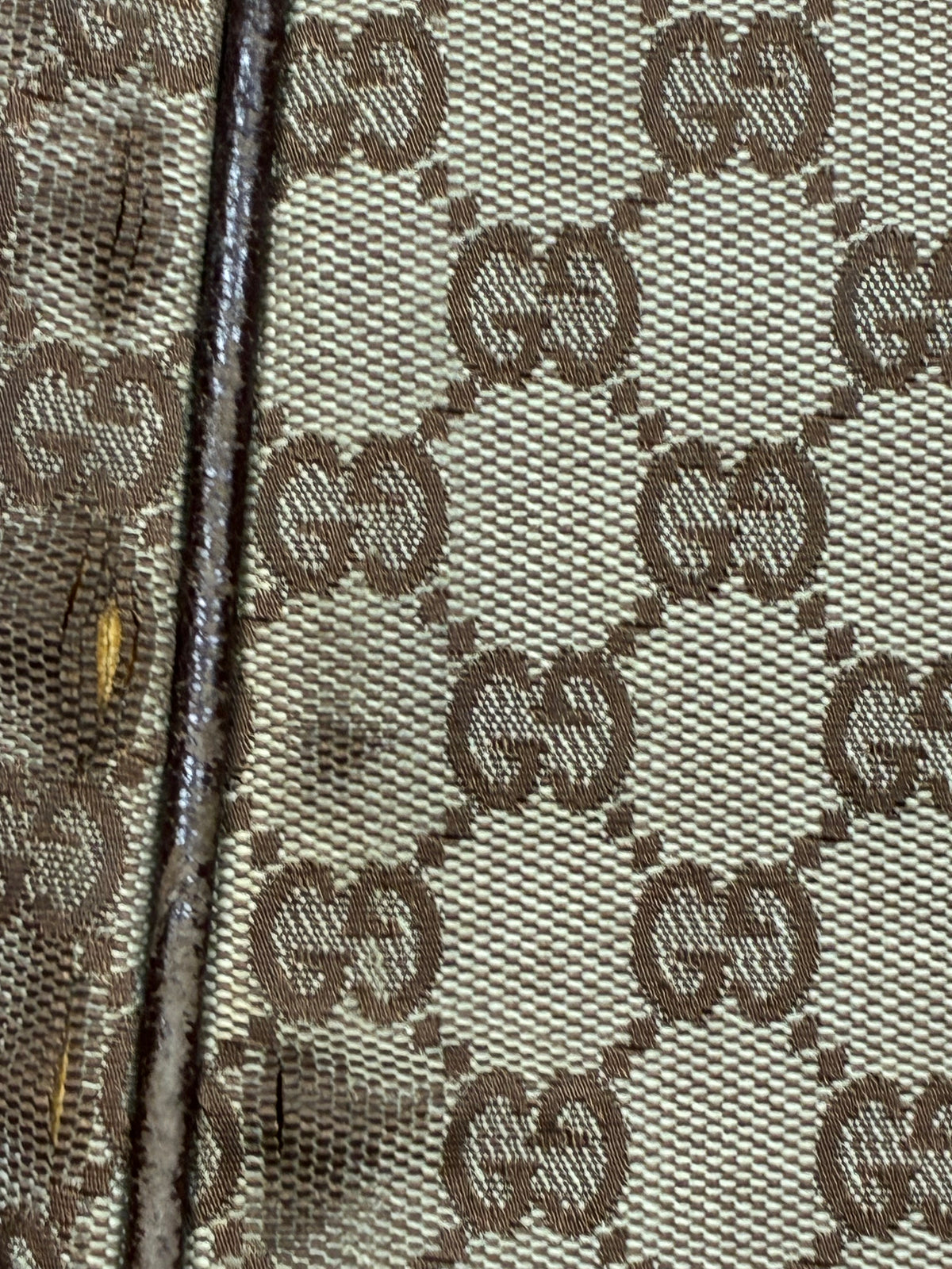 vintage Gucci slingbag