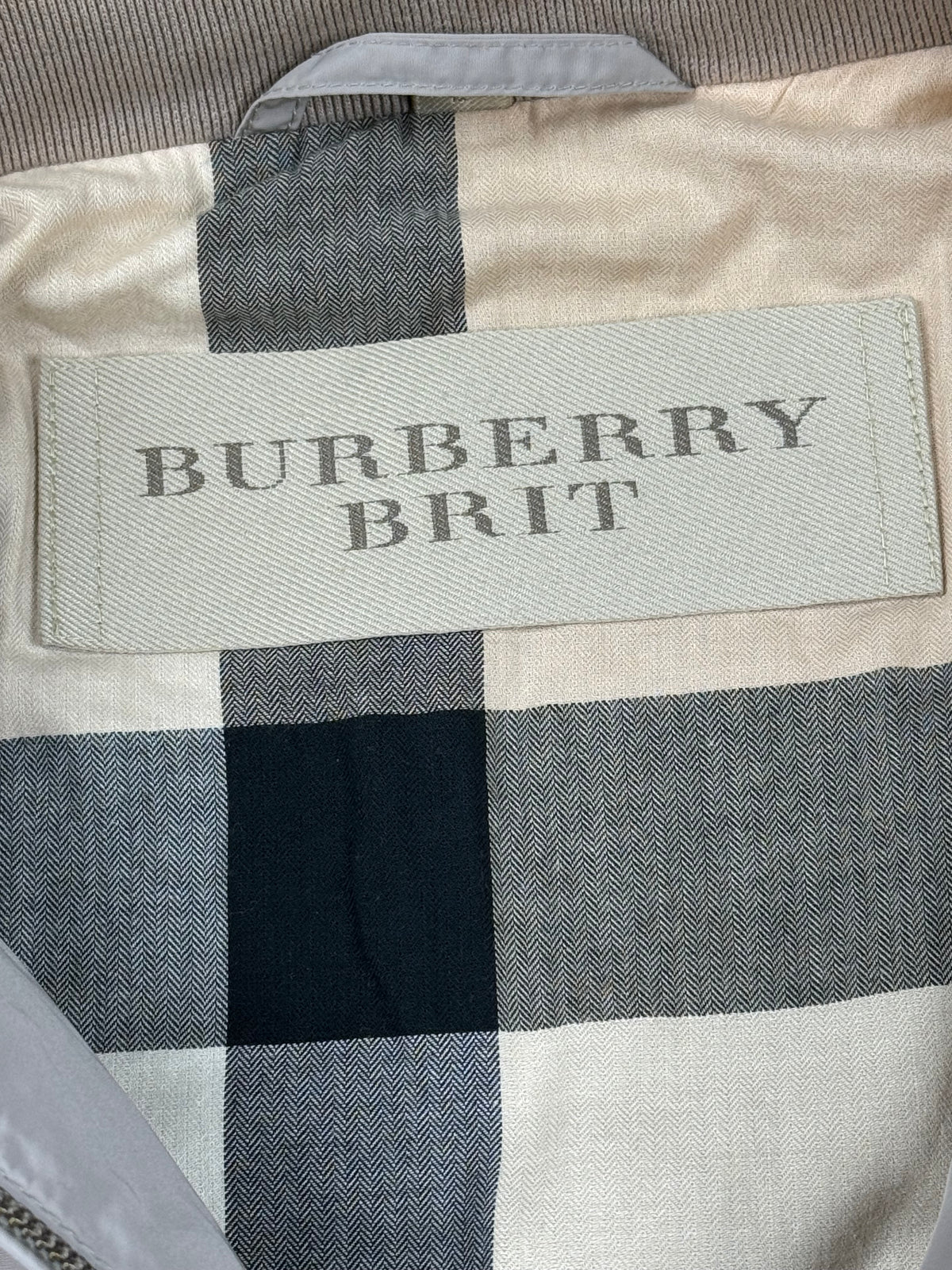 vintage Burberry harringtonjacket {M}