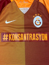 Cargar imagen en el visor de la galería, vintage Nike Galatasaray Istanbul 2016-2017 home jersey {S}
