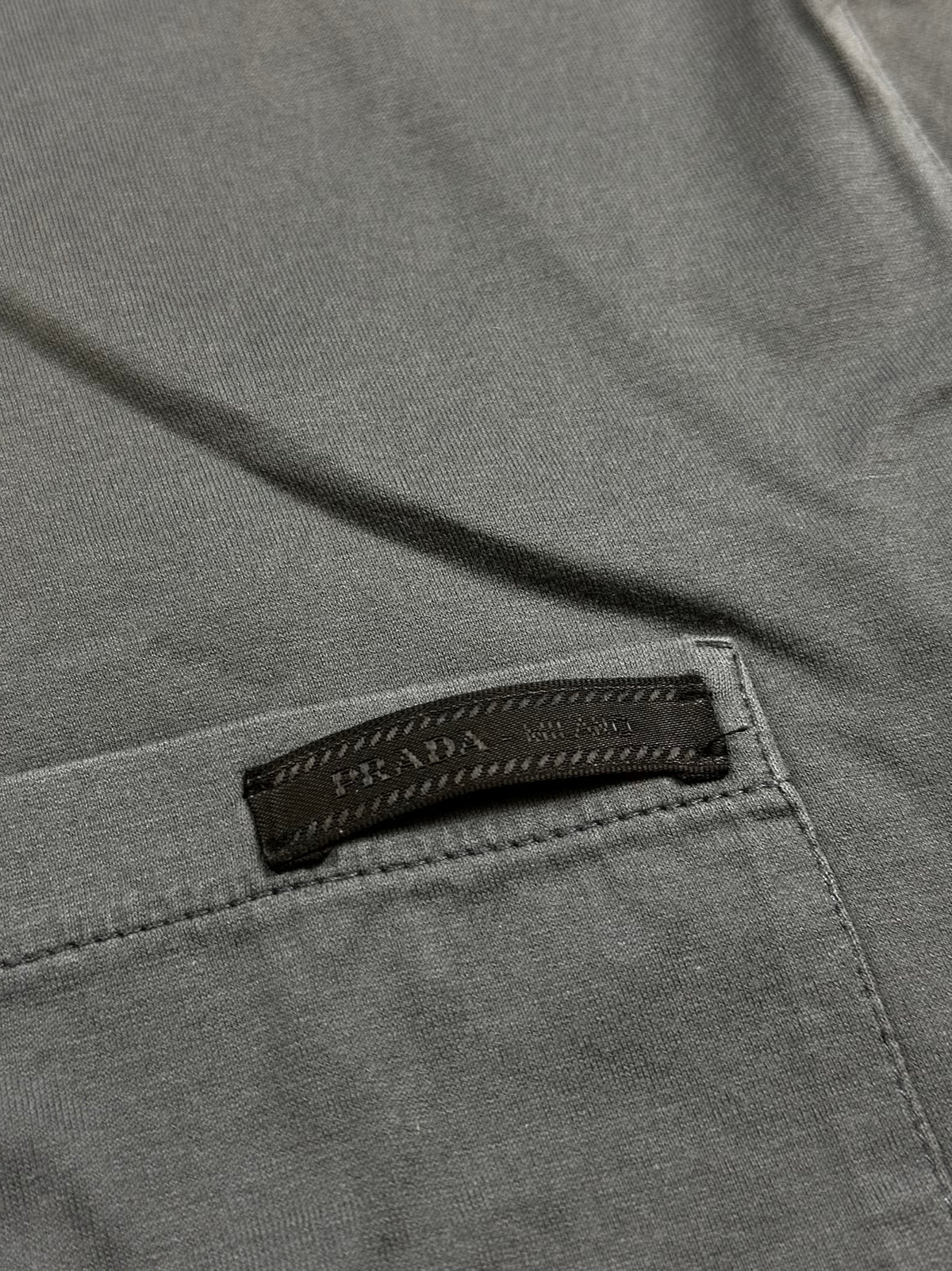 grey Prada polo {XXL}