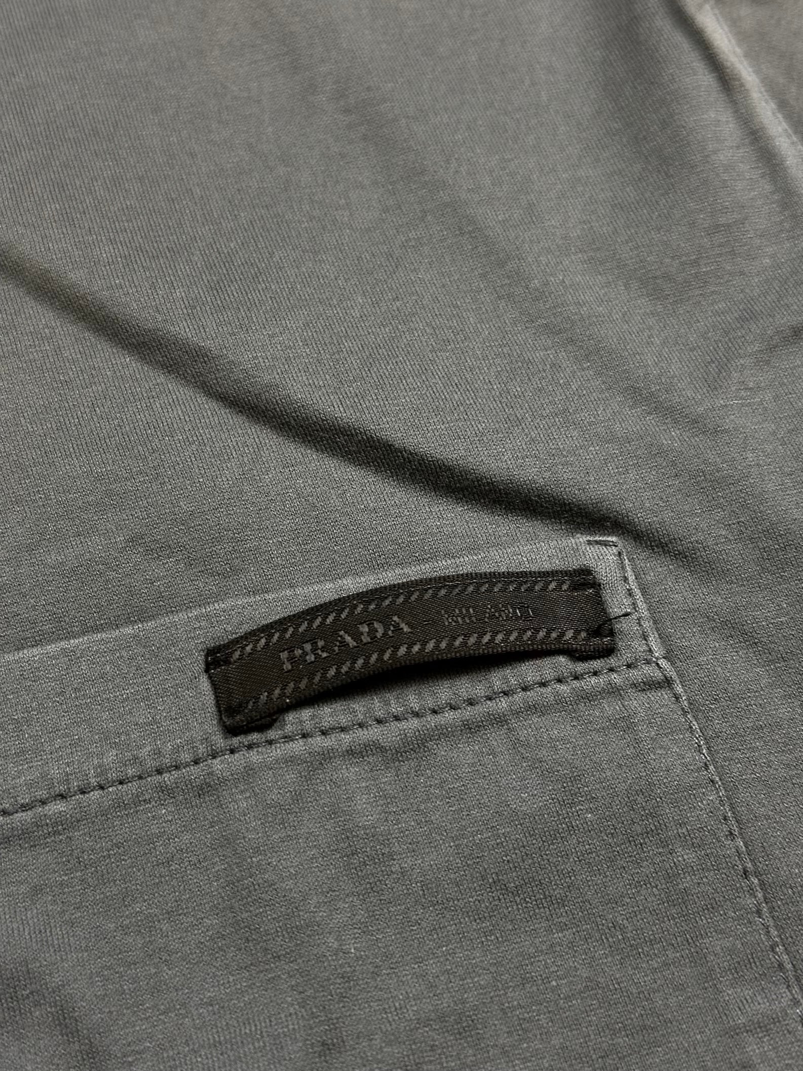 grey Prada polo {XXL}