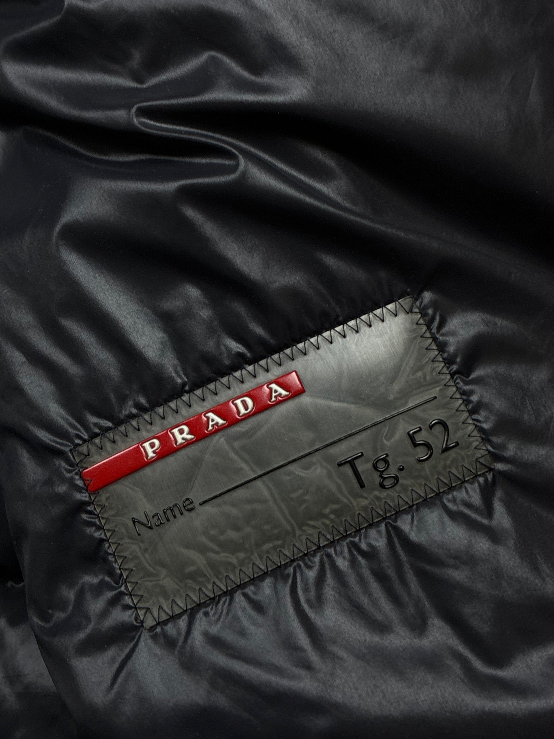 vintage black Prada pufferjacket {M}