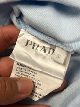 Lade das Bild in den Galerie-Viewer, vintage babyblue Prada polo {S}
