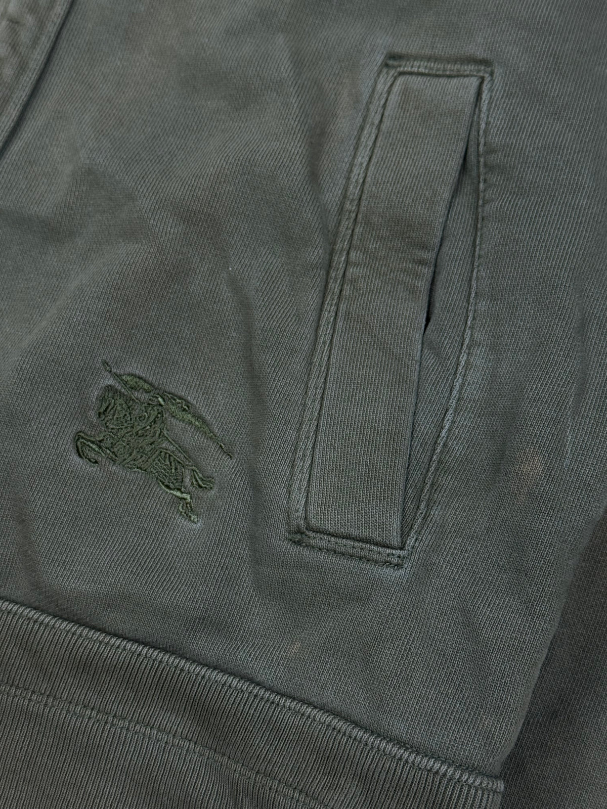 vintage Burberry sweatjacket {M}