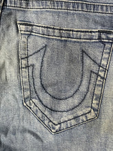 Carica l&#39;immagine nel visualizzatore di Gallery, vintage True Religion jeans {XL}
