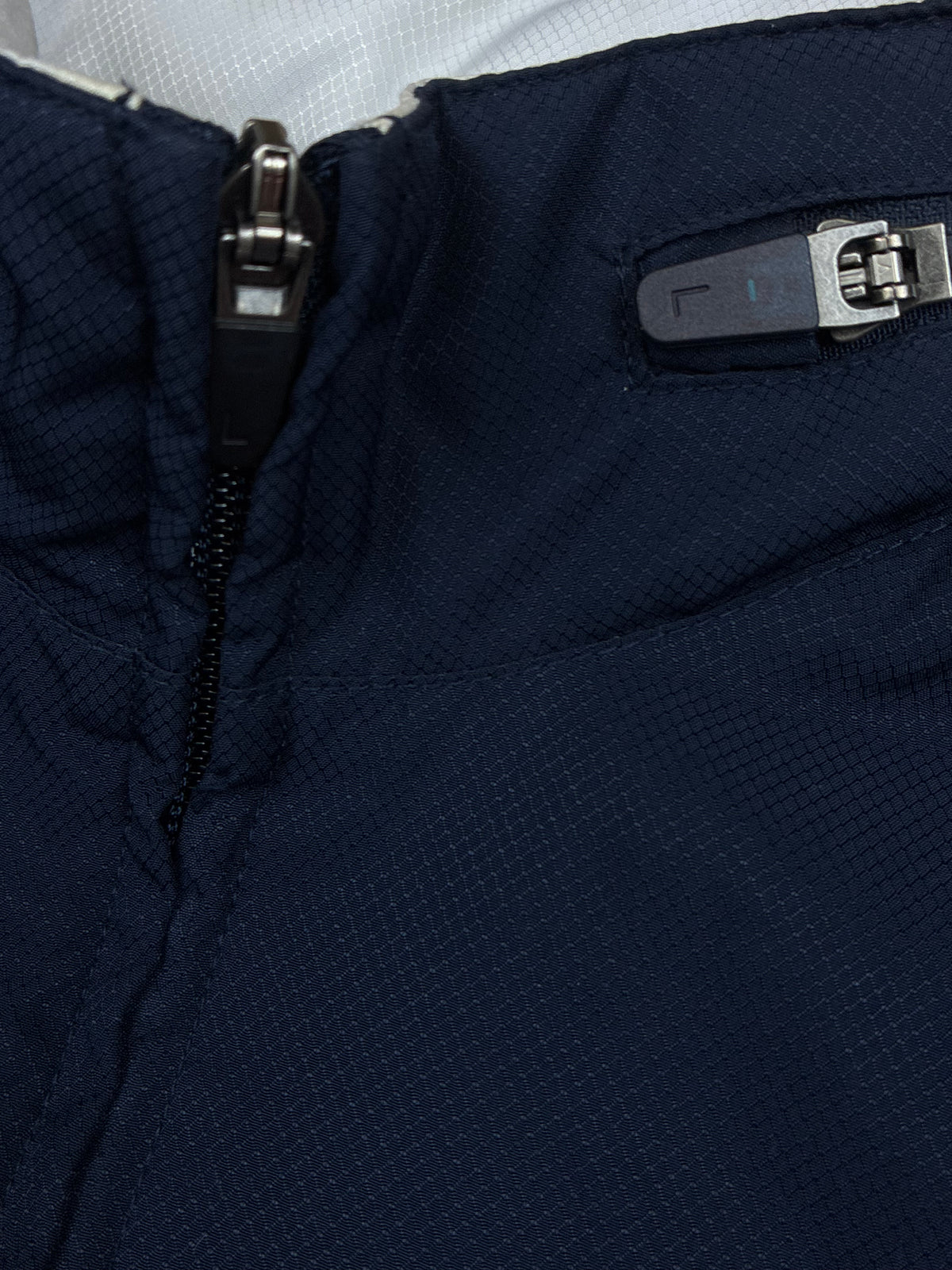 navyblue Lacoste windbreaker {S}