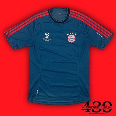 vintage Adidas Fc Bayern Munich UCL trainingjersey {S}