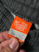 Cargar imagen en el visor de la galería, vintage Nike joggingpants {S}

