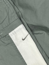 Carica l&#39;immagine nel visualizzatore di Gallery, vintage Nike trackpants {XL}

