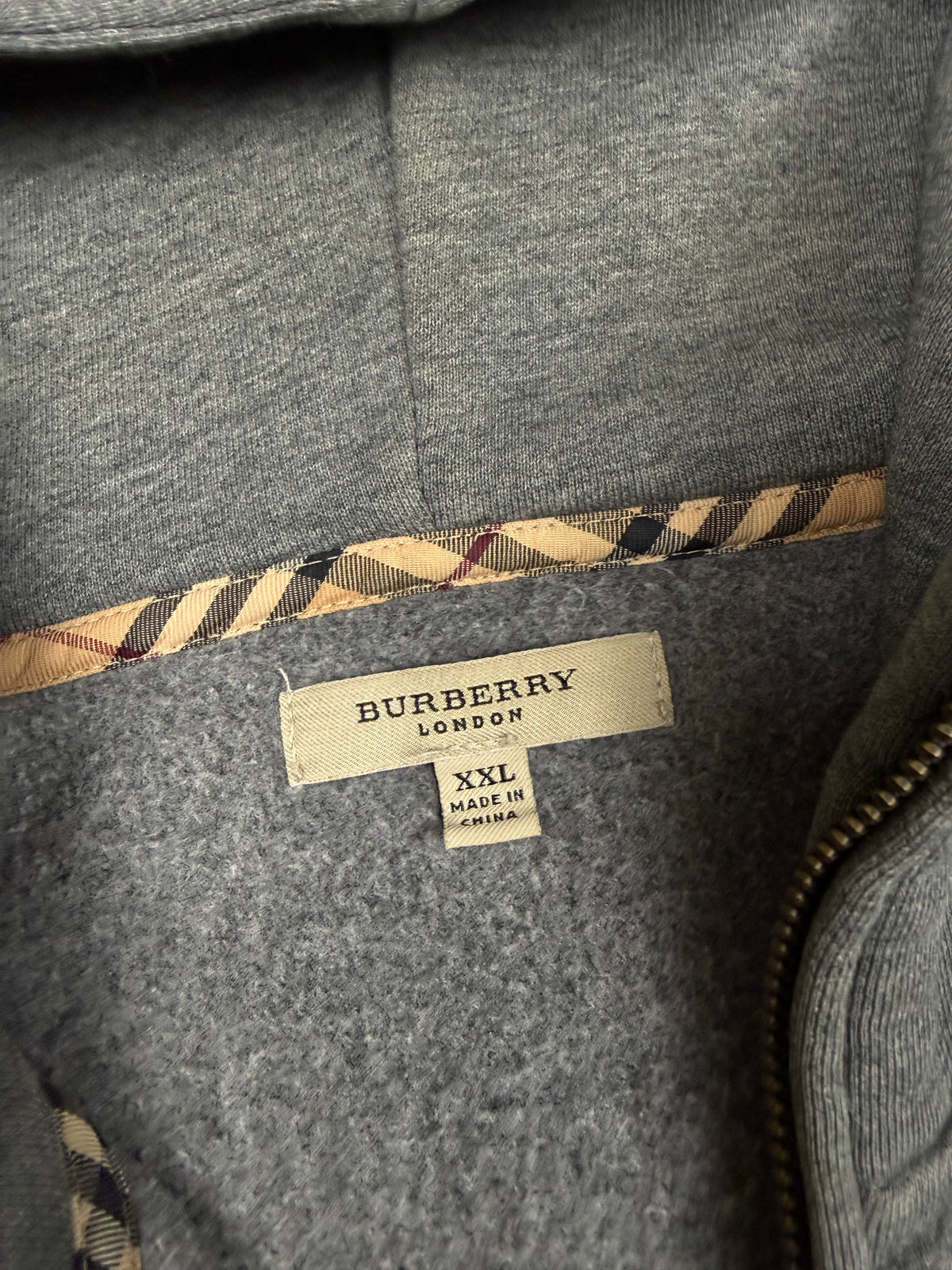 vintage Burberry sweatjacket {XL}