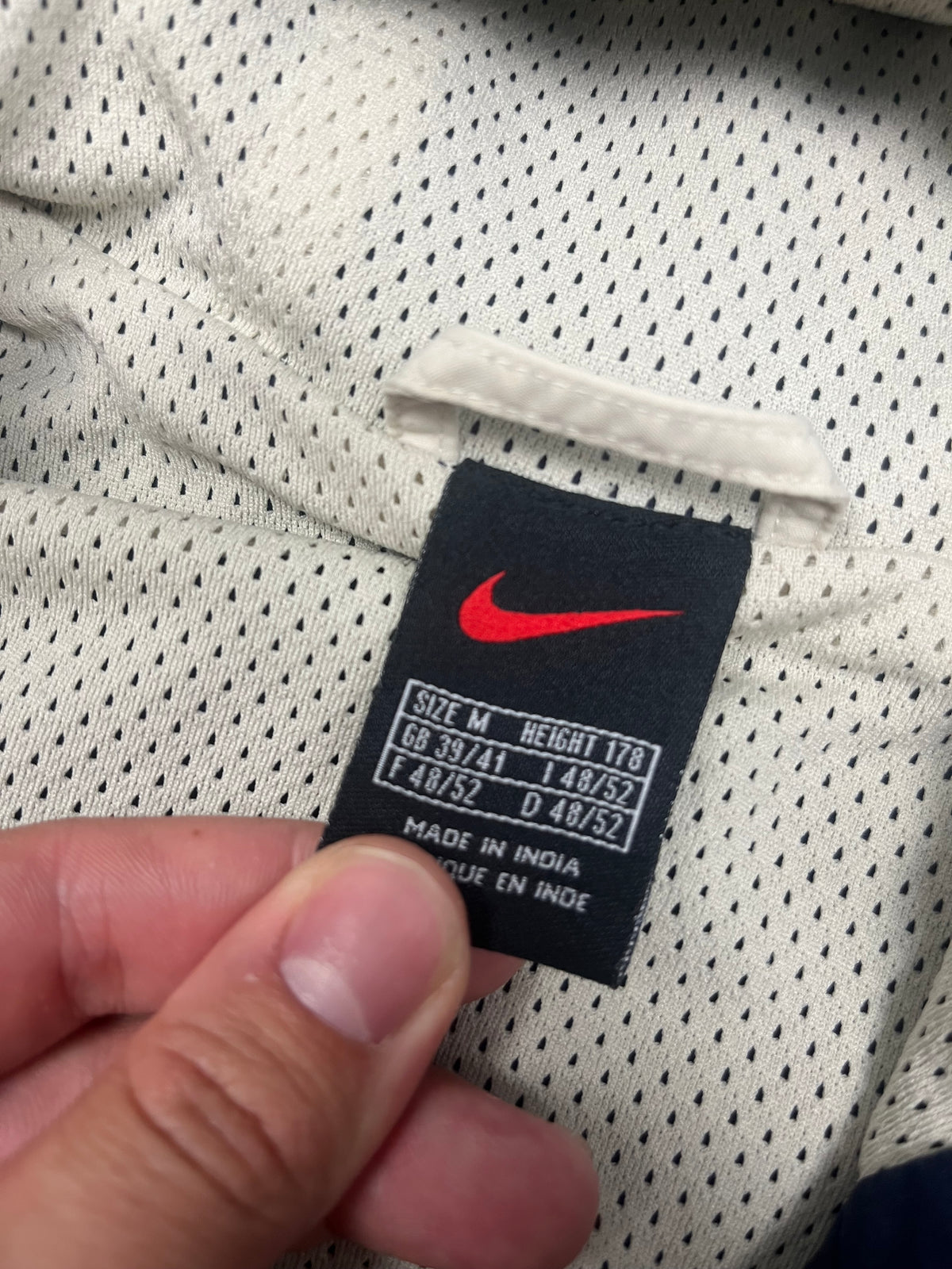 vintage Nike windbreaker {M}