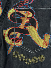 Load image into Gallery viewer, vintage Coogi jorts {M}

